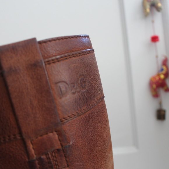 🌟SOLD🌟 D&G Brown Leather Western Boots - Picture 4 of 6